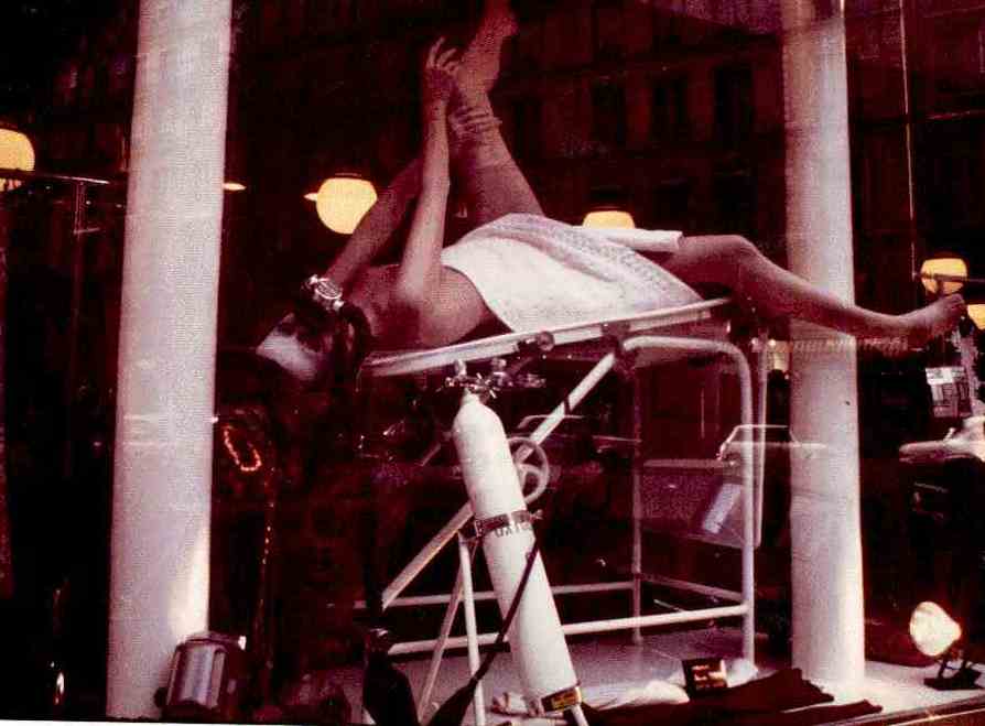 Vitrina care a socat Parisul